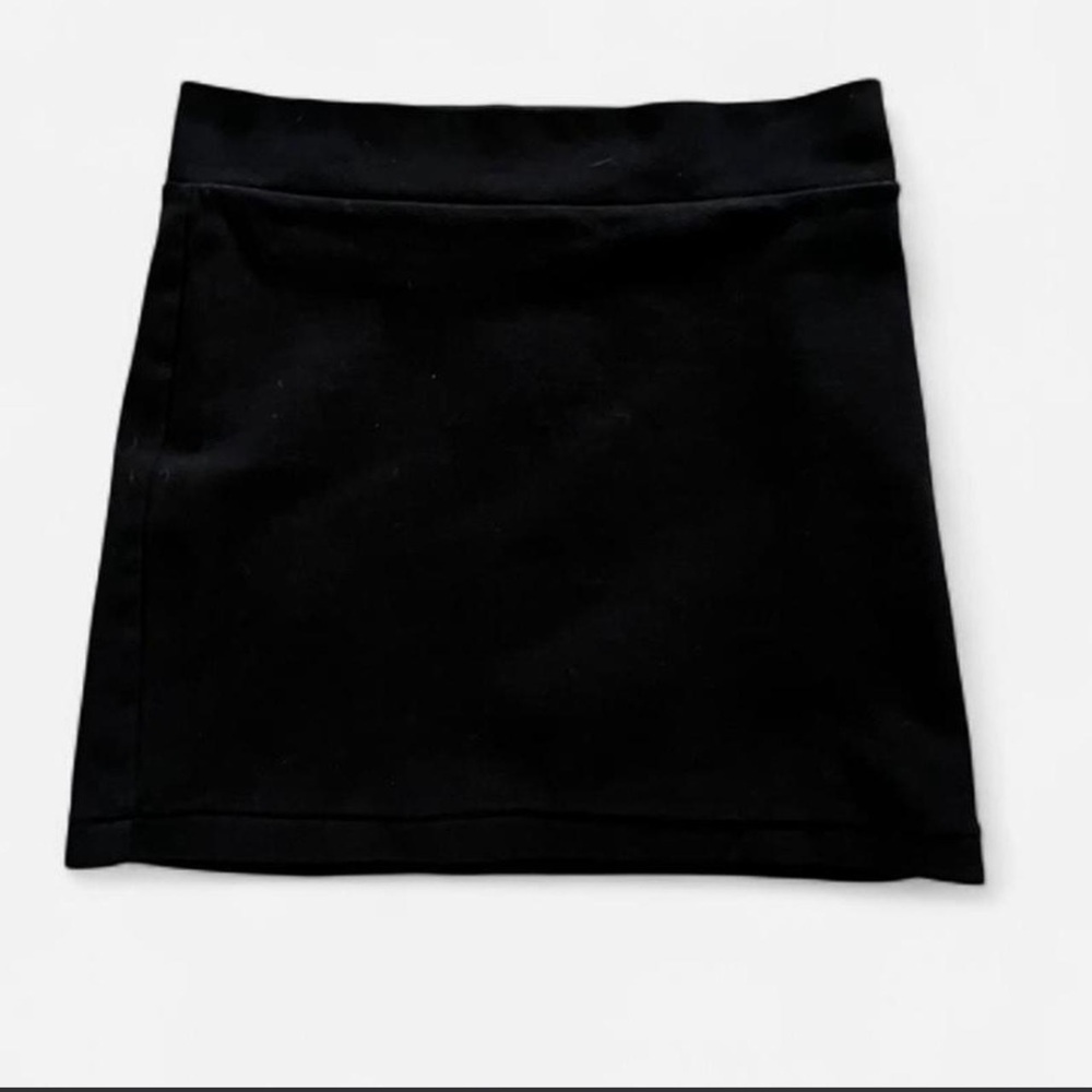 Forever 21 black stretch mini skirt Size L
